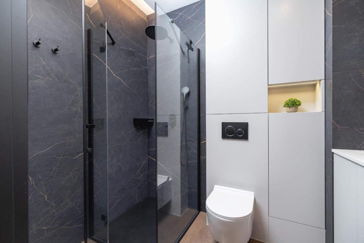 Solaris Park Apartment Tauron Arena By Renters Prestige Kraków Exteriör bild